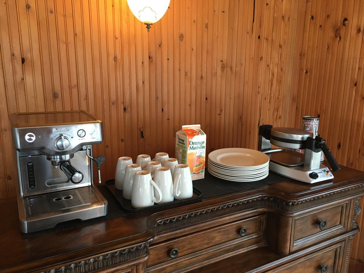 La Chouette Viree Bed & Breakfast Grandes-Bergeronnes Exterior photo